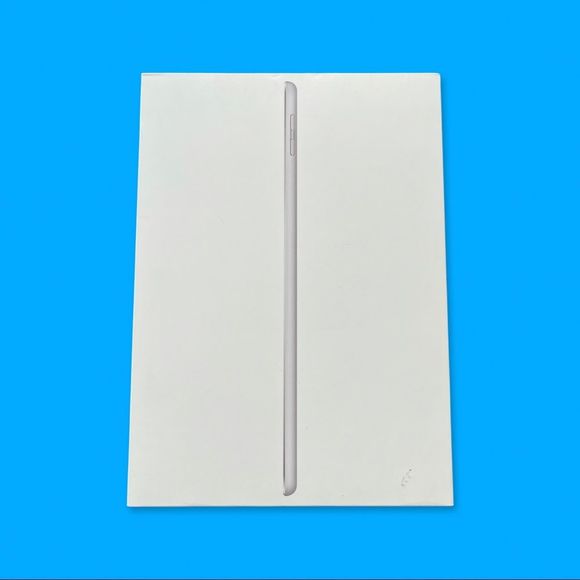 Apple Other - Apple iPad 6th Generation 9.7 Inch 32 GB Silver